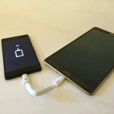 This Accessory Lets You Charge your Smartphone Or Tablet With Another One